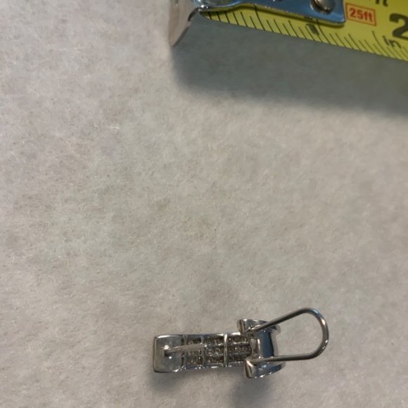 14KT W/G Larger Huggies Elegant Diamond Omega Closure 20mm Weight 5 Gm - Picture 6 of 6